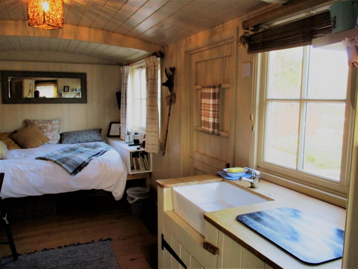 Отель Glamping On The Hill Mells Экстерьер фото
