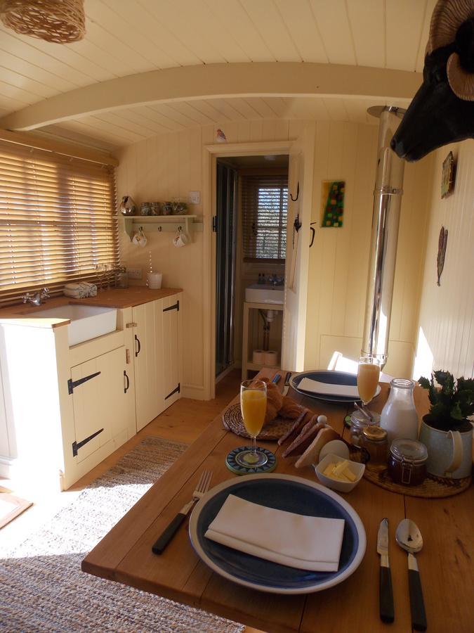Отель Glamping On The Hill Mells Экстерьер фото